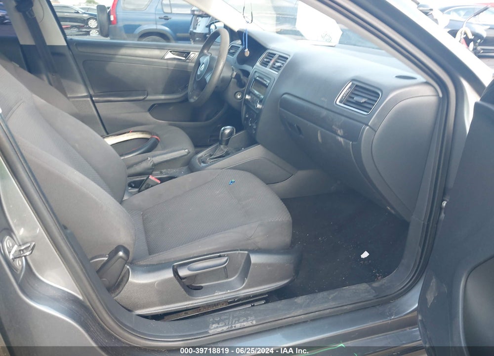 2011 VOLKSWAGEN JETTA 2.0L S VIN: 3VW2K7AJ5BM097597