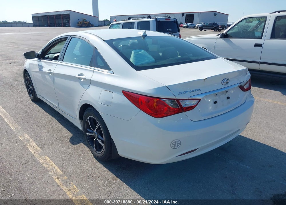 2013 HYUNDAI SONATA GLS VIN: 5NPEB4AC1DH520412