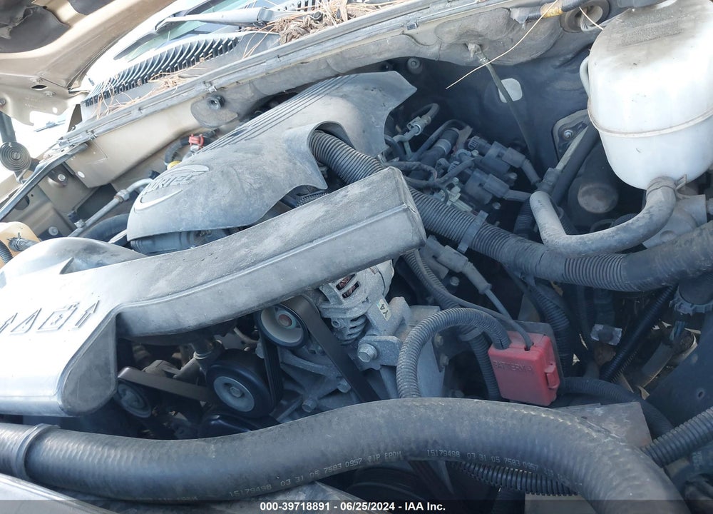2005 CHEVROLET TAHOE LS VIN: 1GNEC13V75R243860