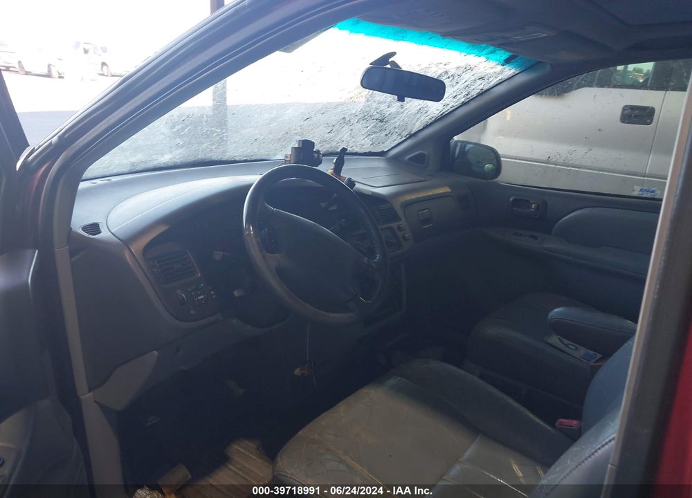 2000 TOYOTA SIENNA XLE VIN: 4T3ZF13C7YU286826