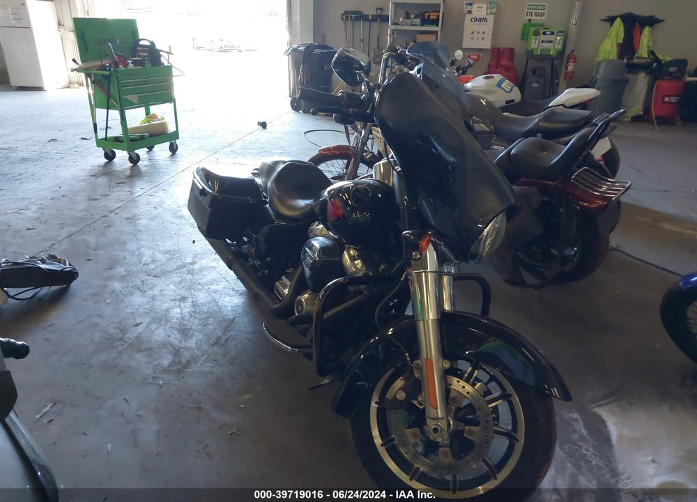 2019 HARLEY-DAVIDSON FLHT VIN: 1HD1FVC25KB666323