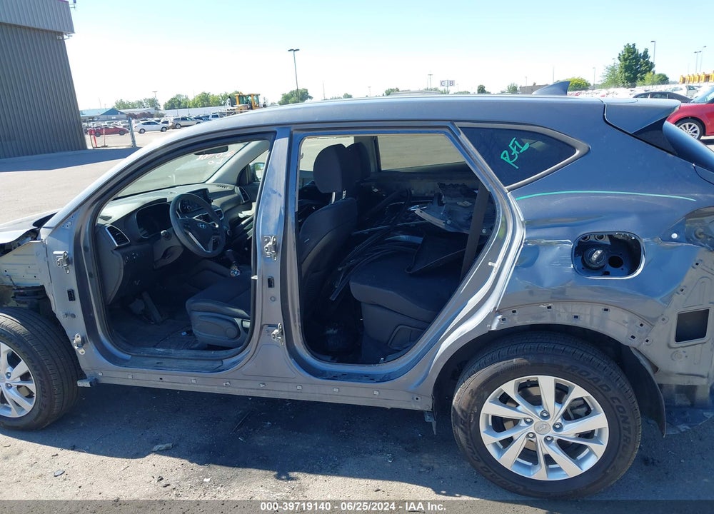 2021 HYUNDAI TUCSON SE VIN: KM8J2CA45MU300368