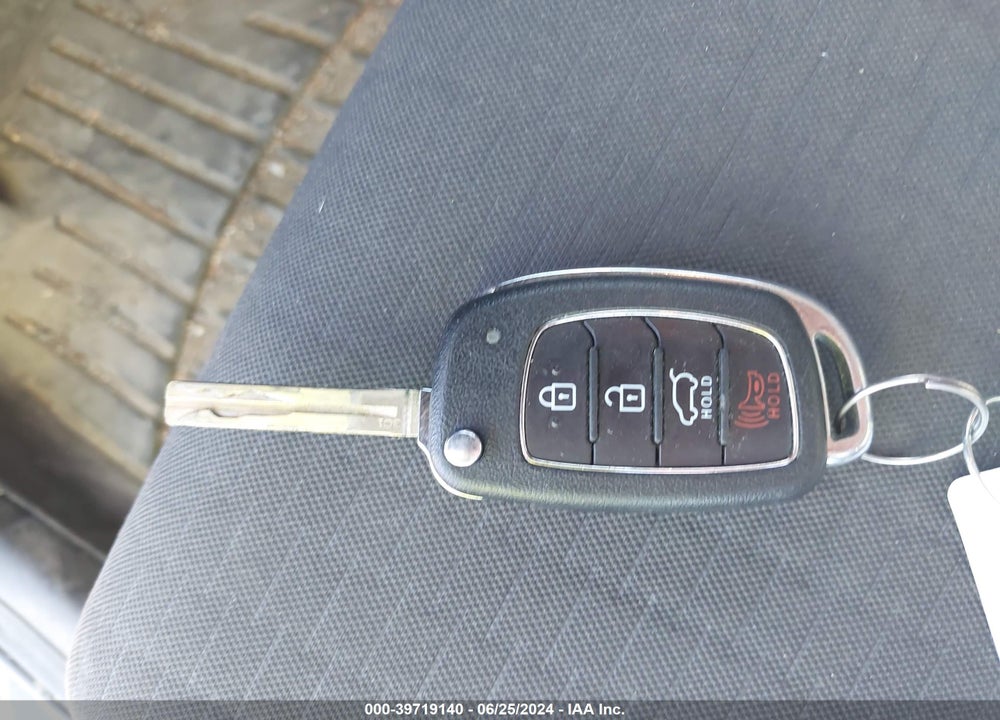 2021 HYUNDAI TUCSON SE VIN: KM8J2CA45MU300368