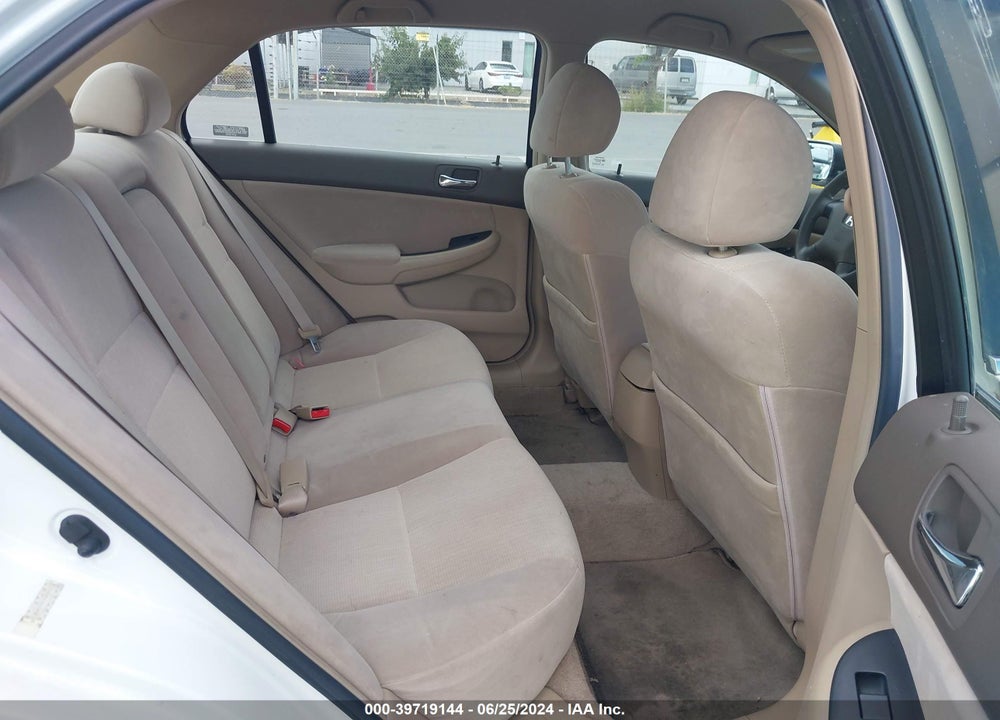 2004 HONDA ACCORD 2.4 LX VIN: JHMCM56374C025724