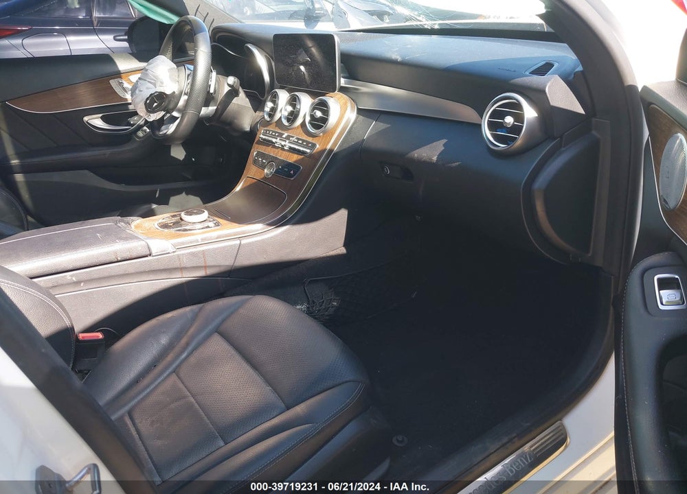 2019 MERCEDES-BENZ C 300 VIN: WDDWF8DB9KR504599