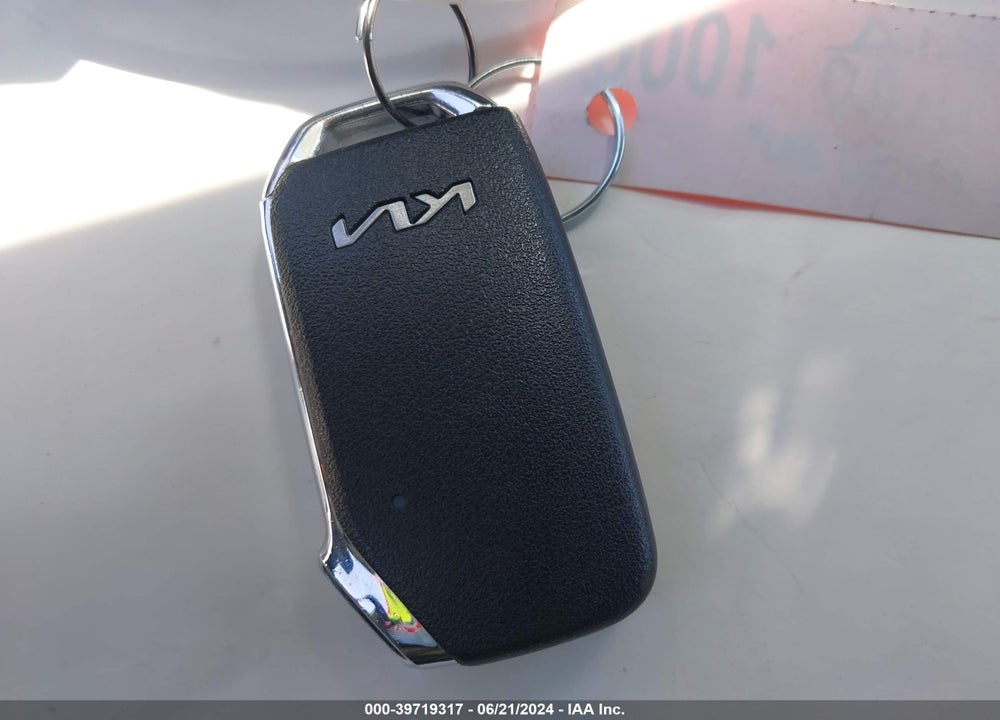 2023 KIA NIRO EX VIN: KNDCR3LE7P5070667