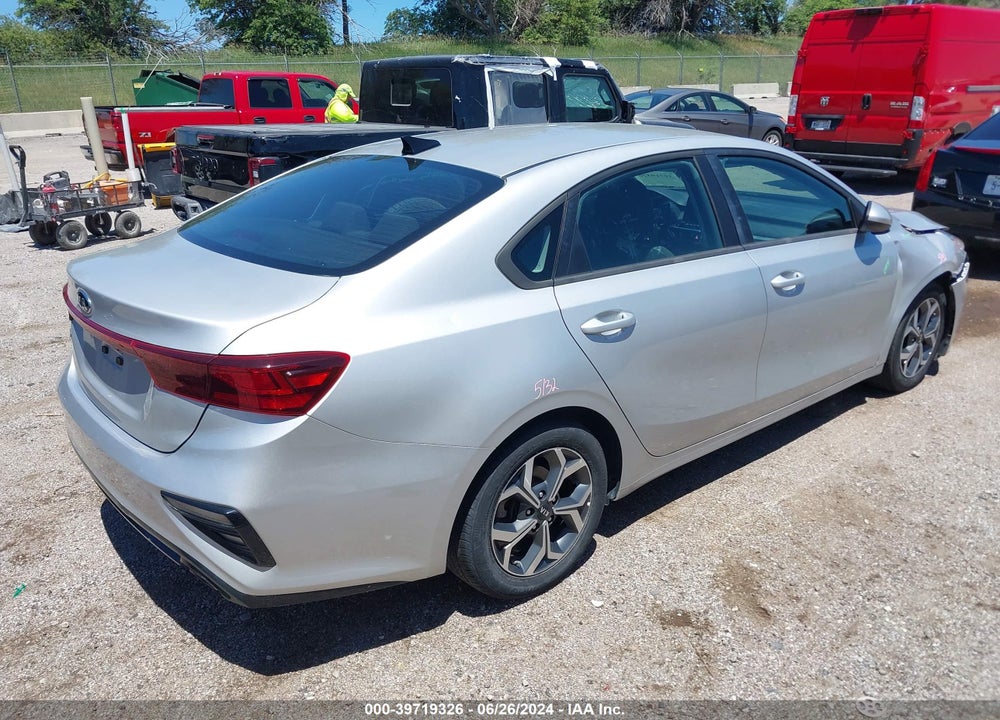 2021 KIA FORTE LXS VIN: 3KPF24AD7ME381162