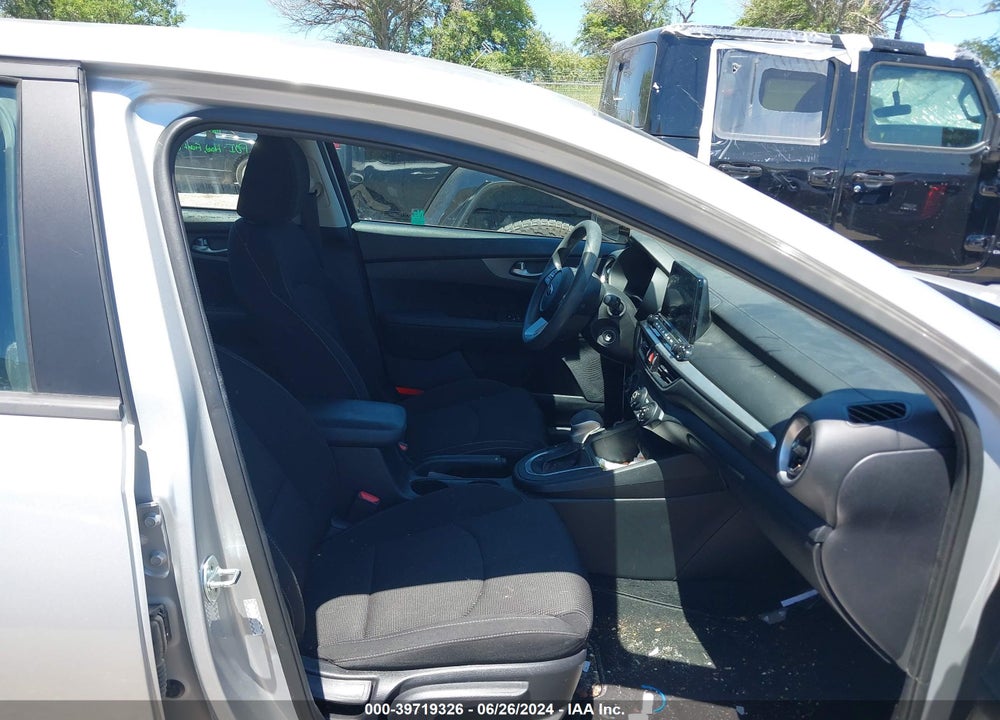 2021 KIA FORTE LXS VIN: 3KPF24AD7ME381162