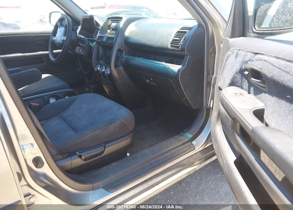 2006 HONDA CR-V LX VIN: JHLRD68526C013924