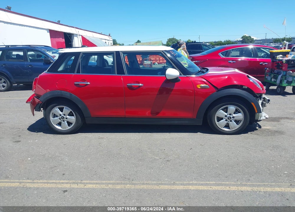 2015 MINI HARDTOP COOPER VIN: WMWXS5C51FT828897