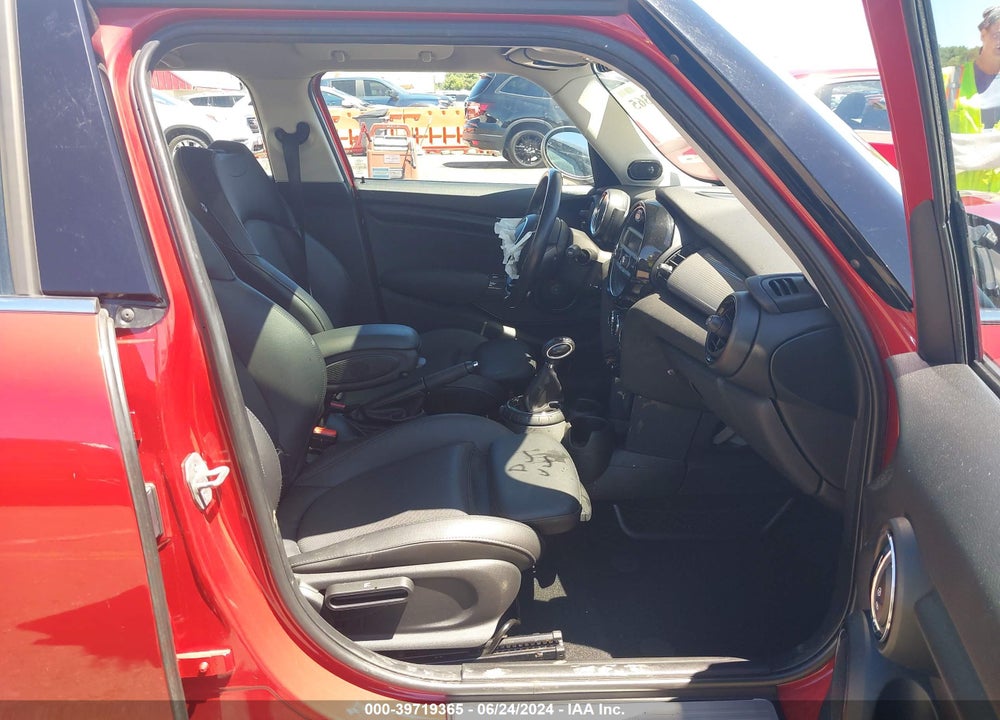 2015 MINI HARDTOP COOPER VIN: WMWXS5C51FT828897
