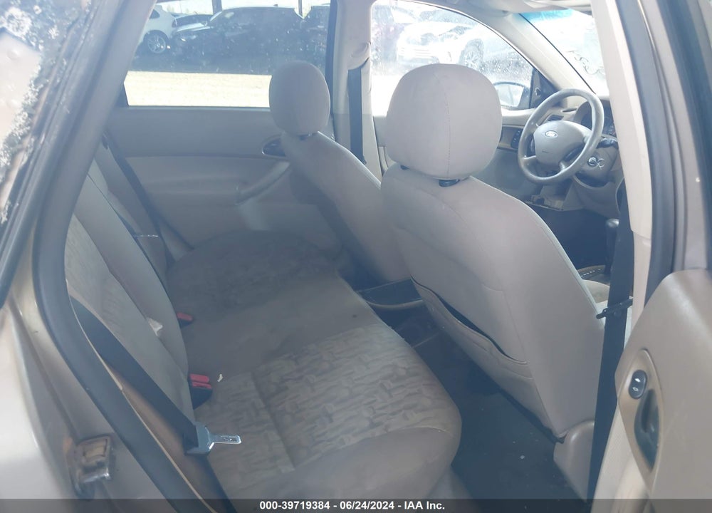 2005 FORD FOCUS ZX4 VIN: 1FAFP34N95W309649