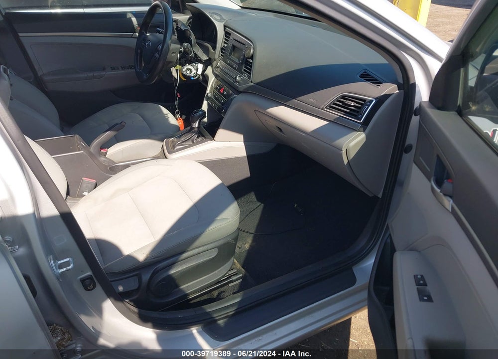 2017 HYUNDAI ELANTRA SE VIN: KMHD74LF8HU084234