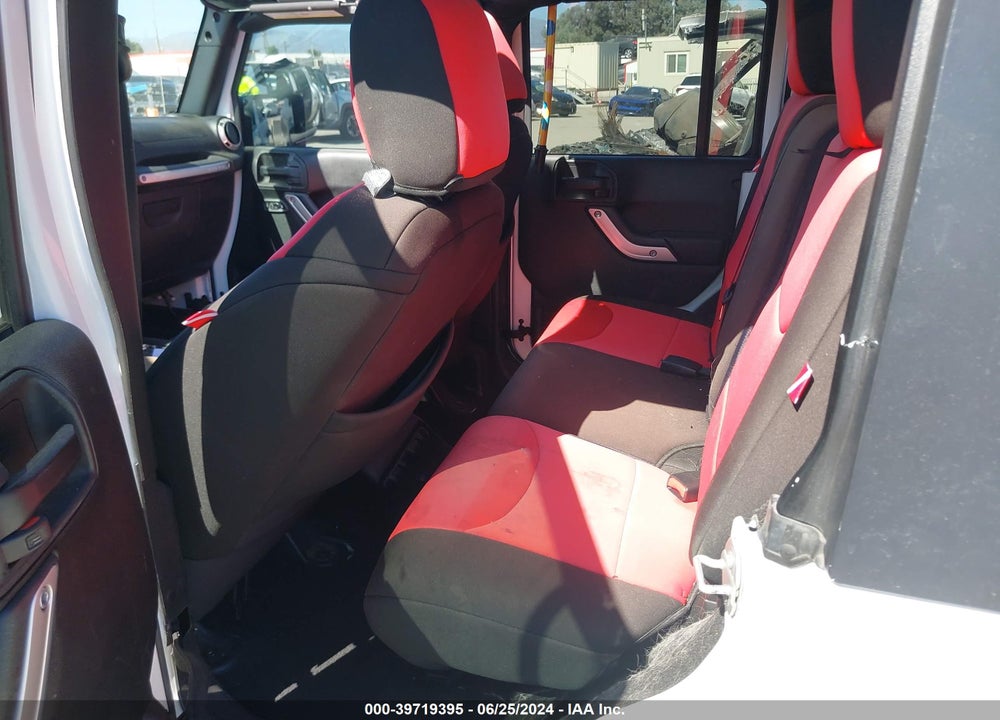 2018 JEEP WRANGLER JK UNLIMITED SAHARA 4X4 VIN: 1C4HJWEG8JL938515