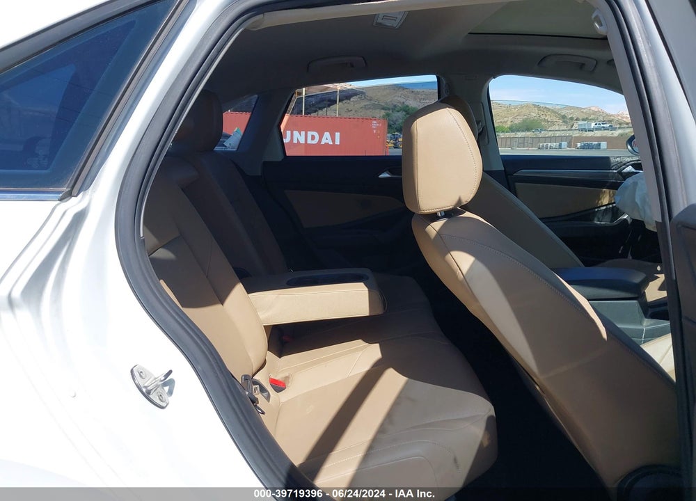 2019 VOLKSWAGEN JETTA 1.4T SEL VIN: 3VWE57BU4KM004565