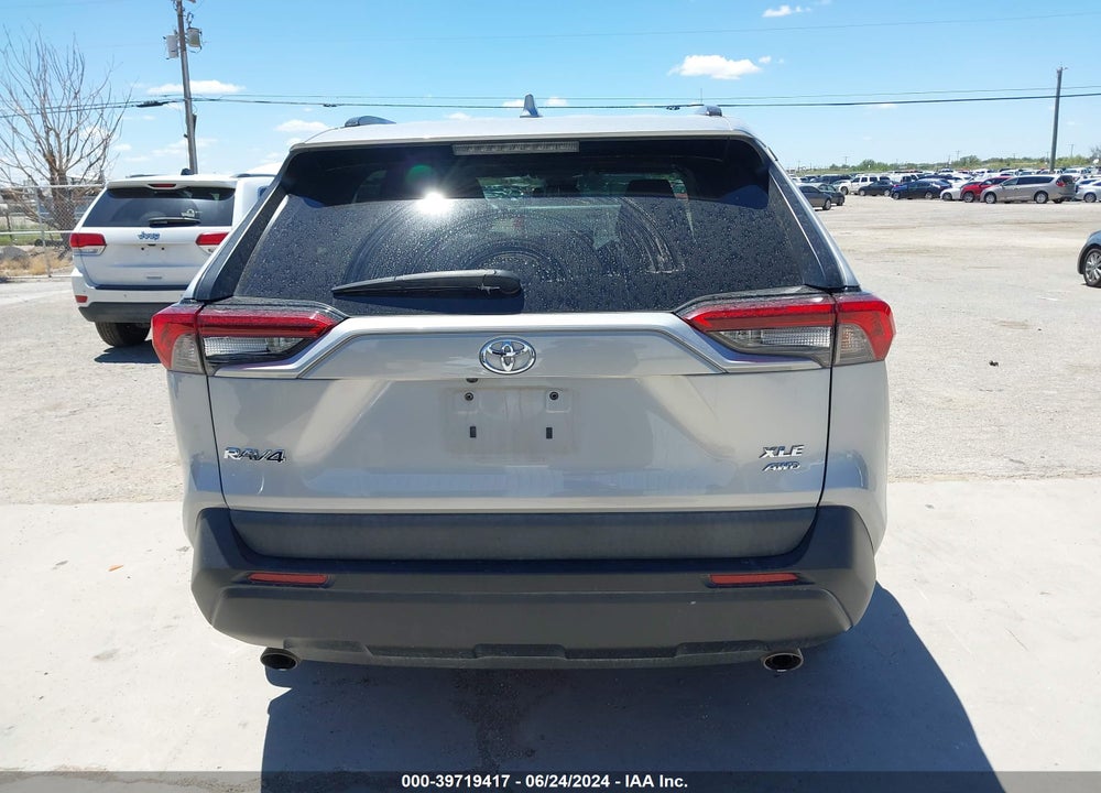 2019 TOYOTA RAV4 XLE VIN: 2T3P1RFV2KW048228