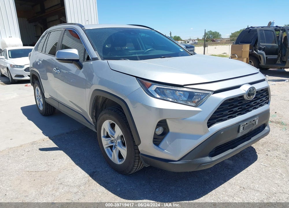 2019 TOYOTA RAV4 XLE VIN: 2T3P1RFV2KW048228