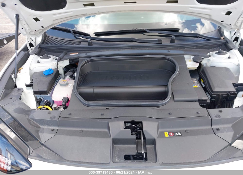 2023 HYUNDAI IONIQ 6 SEL VIN: KMHM34AAXPA033577