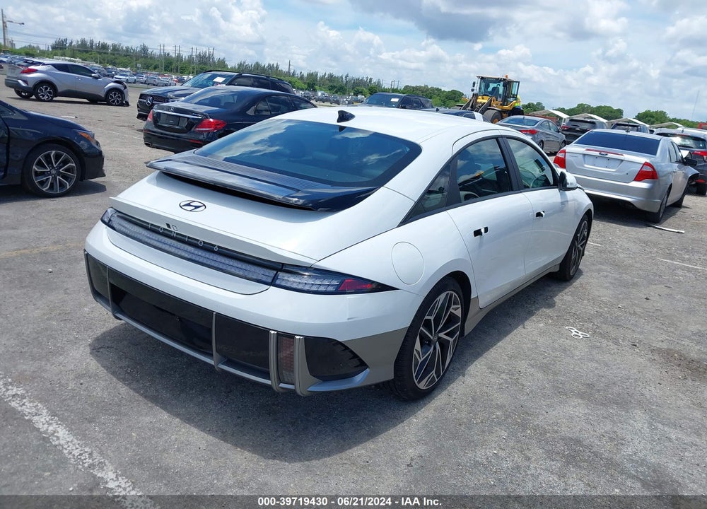 2023 HYUNDAI IONIQ 6 SEL VIN: KMHM34AAXPA033577