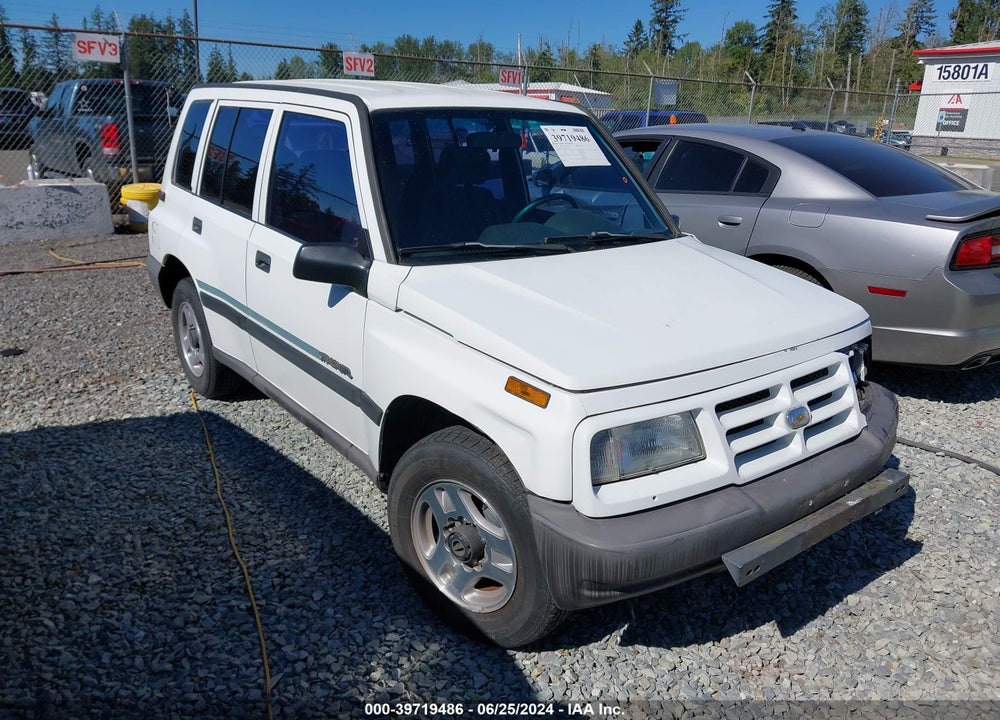 1998 CHEVROLET TRACKER VIN: 2CNBJ1360W6921786