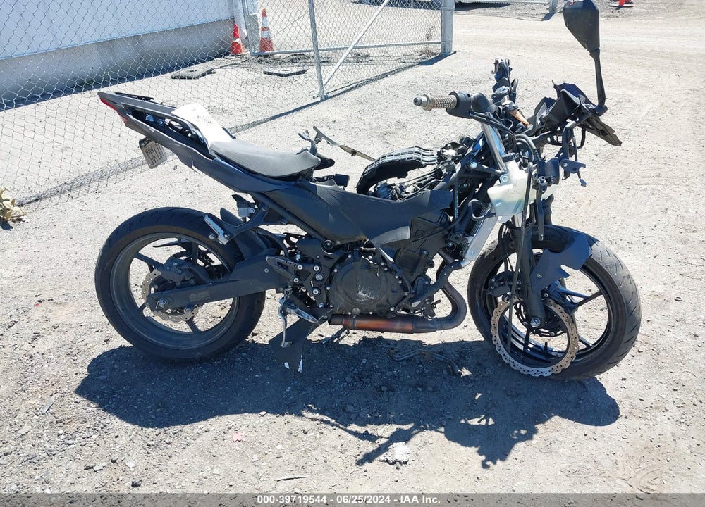 2022 KAWASAKI EX400 VIN: JKAEXKG16NDAH2681
