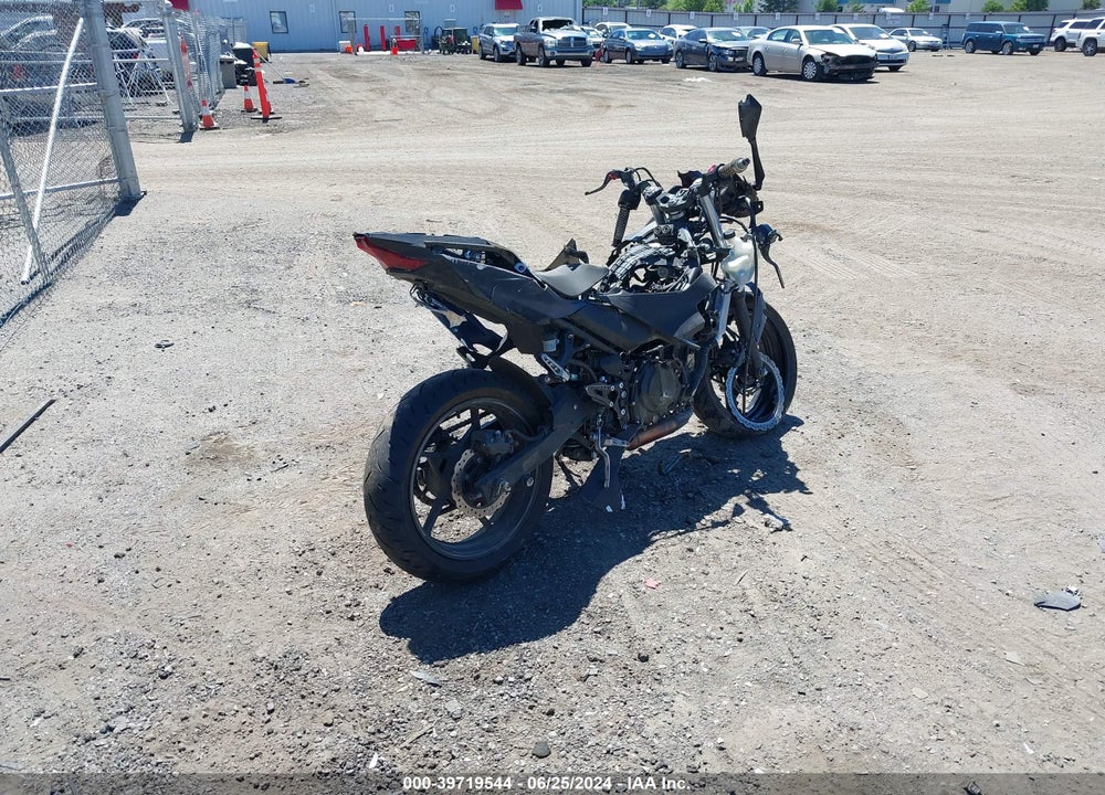 2022 KAWASAKI EX400 VIN: JKAEXKG16NDAH2681