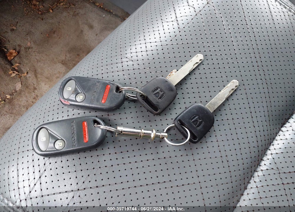 2004 HONDA PILOT EX-L VIN: 2HKYF18614H557718