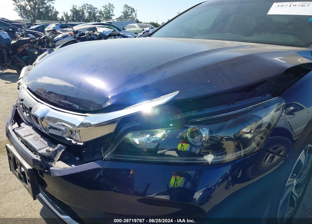 2016 HONDA ACCORD VIN: 1HGCR2F36GA116132