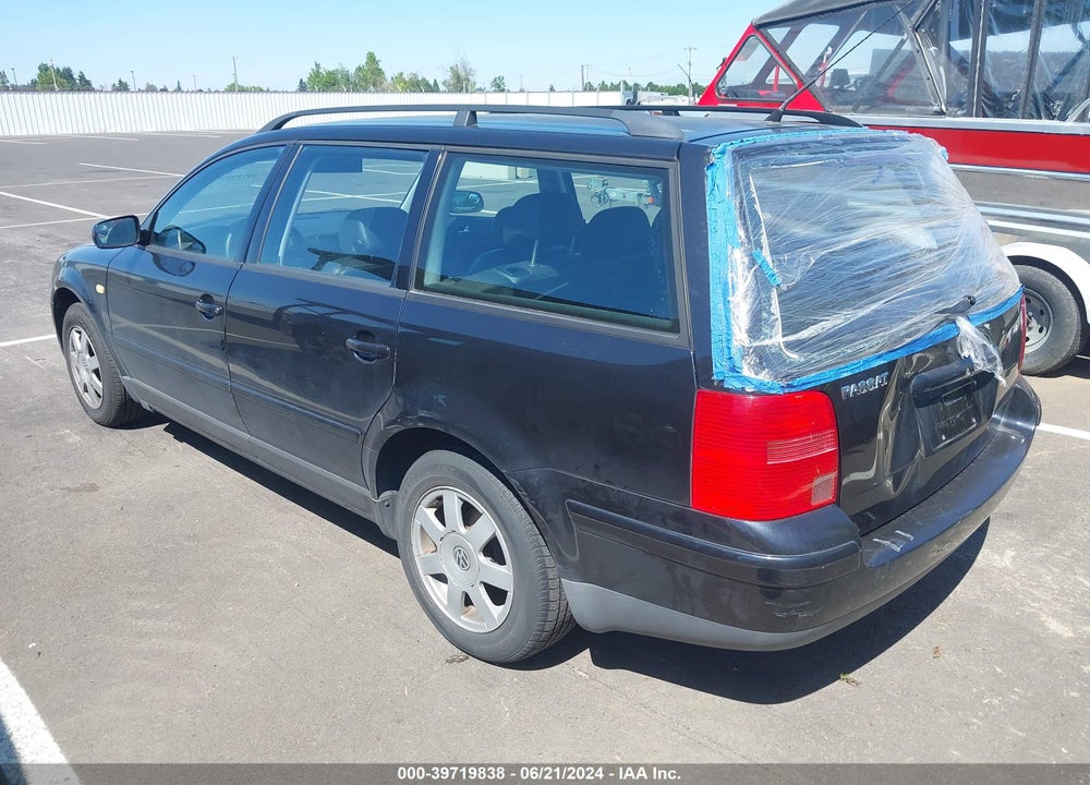 1999 VOLKSWAGEN PASSAT GLS VIN: WVWNA63B3XE514828