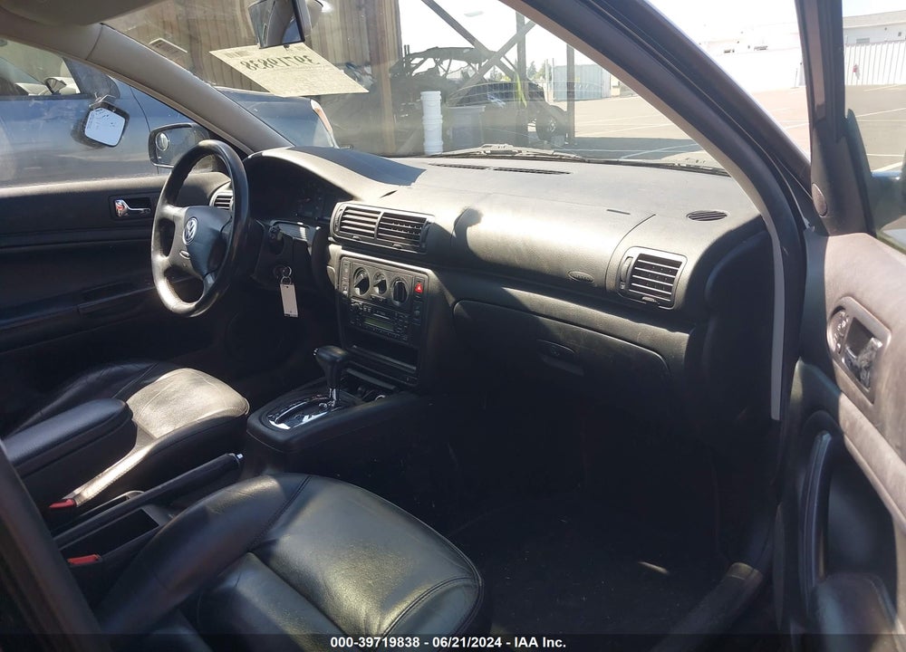 1999 VOLKSWAGEN PASSAT GLS VIN: WVWNA63B3XE514828