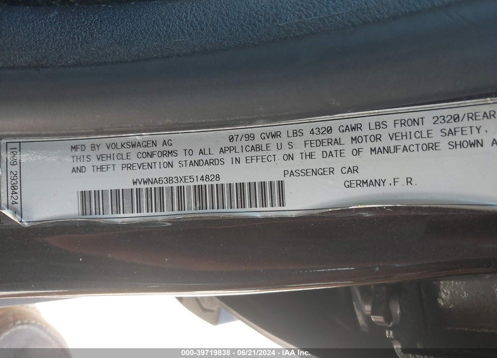 1999 VOLKSWAGEN PASSAT GLS VIN: WVWNA63B3XE514828