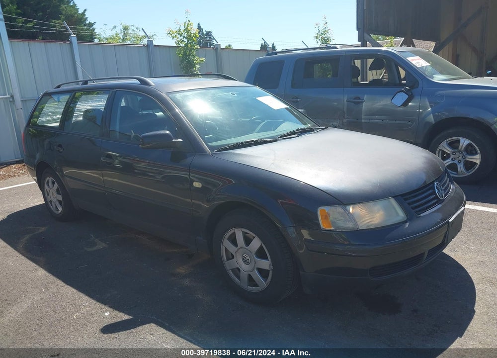 1999 VOLKSWAGEN PASSAT GLS VIN: WVWNA63B3XE514828