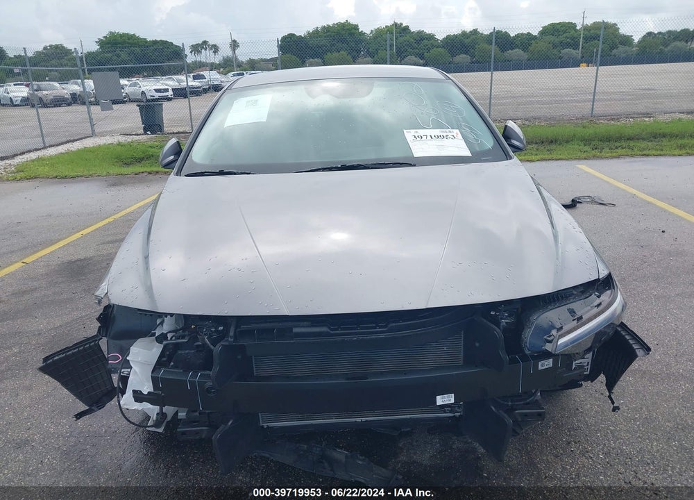2024 HYUNDAI ELANTRA SEL VIN: KMHLM4DG3RU665802