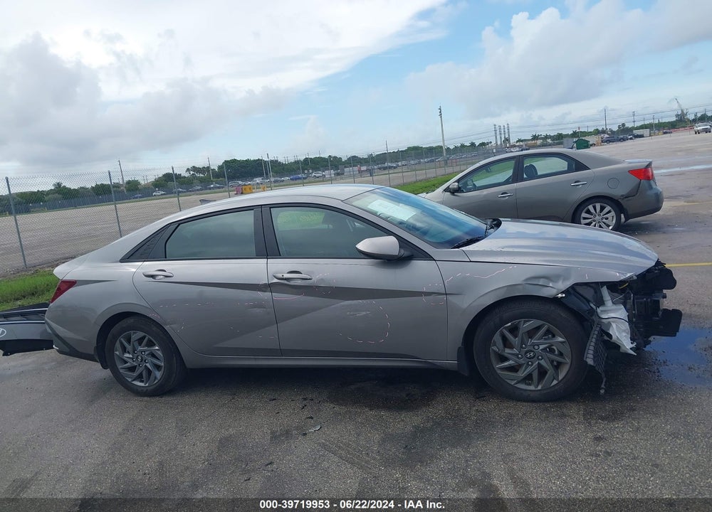 2024 HYUNDAI ELANTRA SEL VIN: KMHLM4DG3RU665802