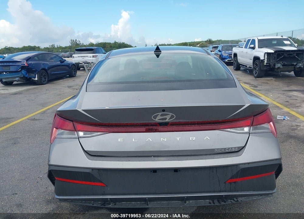 2024 HYUNDAI ELANTRA SEL VIN: KMHLM4DG3RU665802