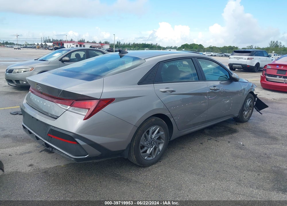 2024 HYUNDAI ELANTRA SEL VIN: KMHLM4DG3RU665802