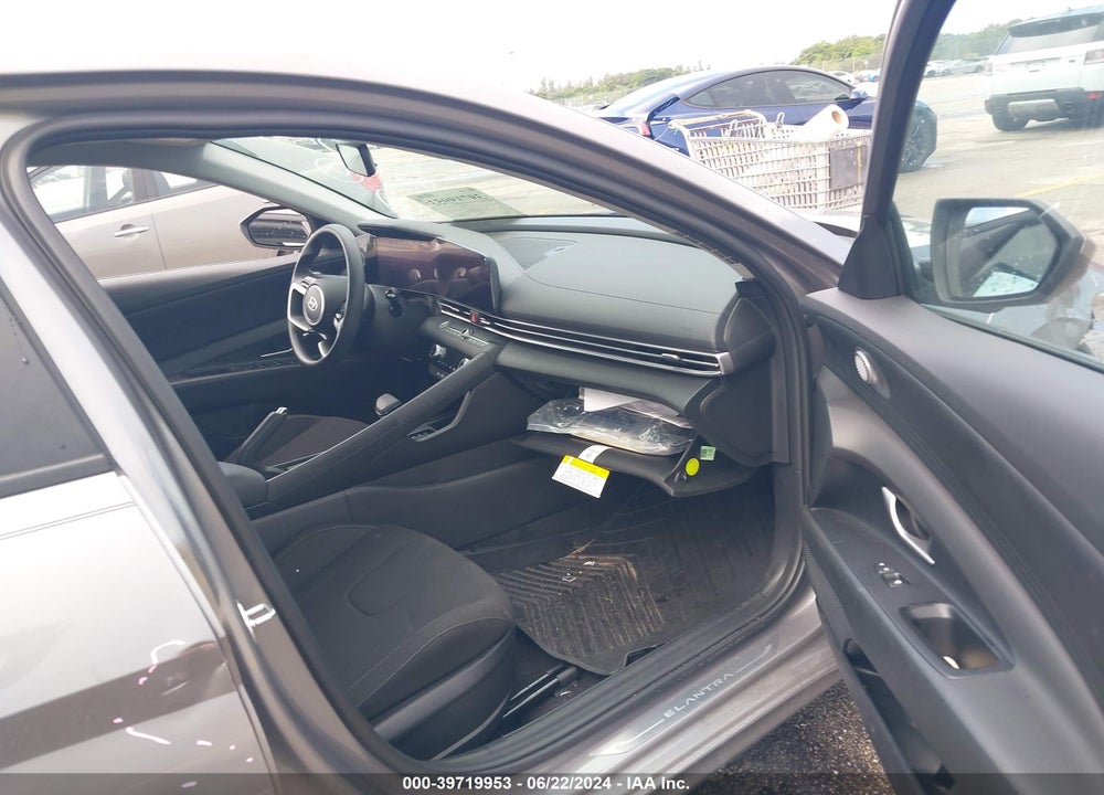 2024 HYUNDAI ELANTRA SEL VIN: KMHLM4DG3RU665802