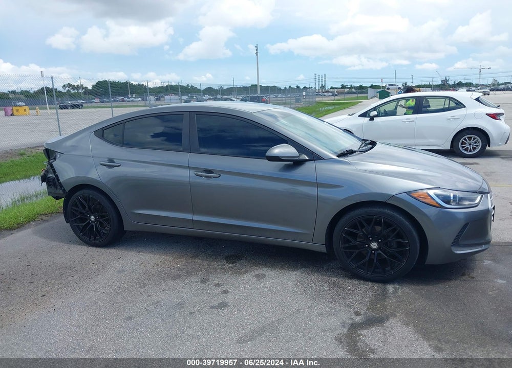 2018 HYUNDAI ELANTRA SEL VIN: 5NPD84LF2JH290635