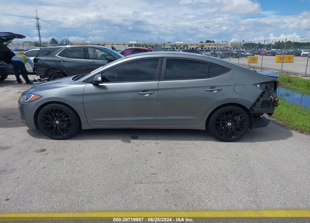 2018 HYUNDAI ELANTRA SEL VIN: 5NPD84LF2JH290635