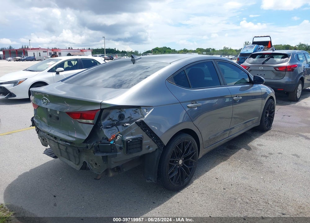 2018 HYUNDAI ELANTRA SEL VIN: 5NPD84LF2JH290635