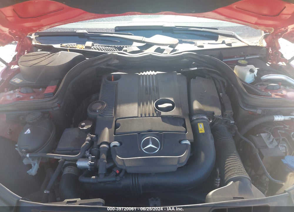 2014 MERCEDES-BENZ C 250 LUXURY/SPORT VIN: WDDGF4HB8EA962418