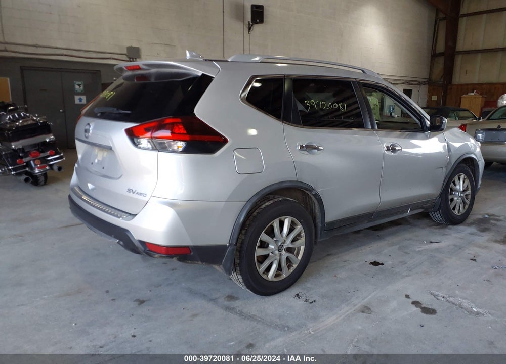 2018 NISSAN ROGUE SV VIN: JN8AT2MV0JW327448