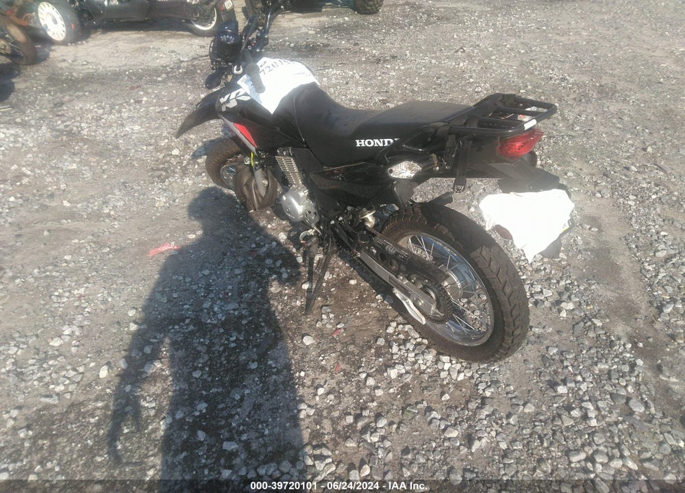 2023 HONDA XR150L E VIN: 3H1KD1317PD003875