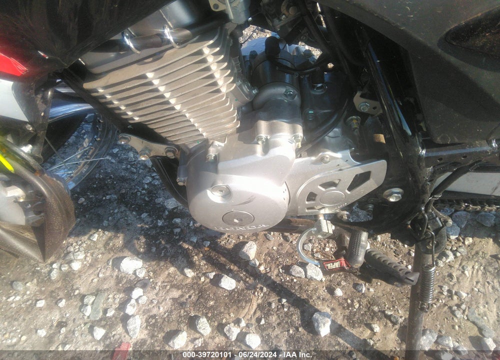 2023 HONDA XR150L E VIN: 3H1KD1317PD003875