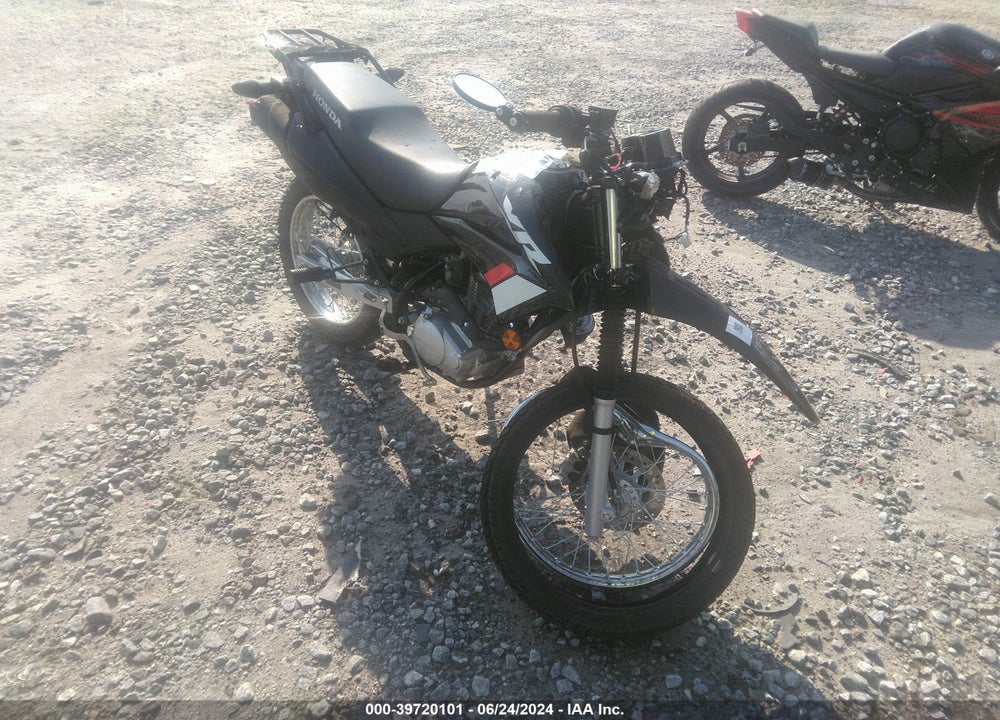2023 HONDA XR150L E VIN: 3H1KD1317PD003875