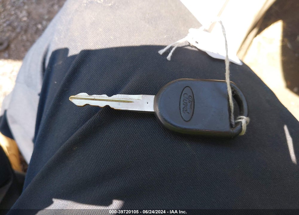 2010 FORD FUSION VIN: 3FAHP0HAXAR132296