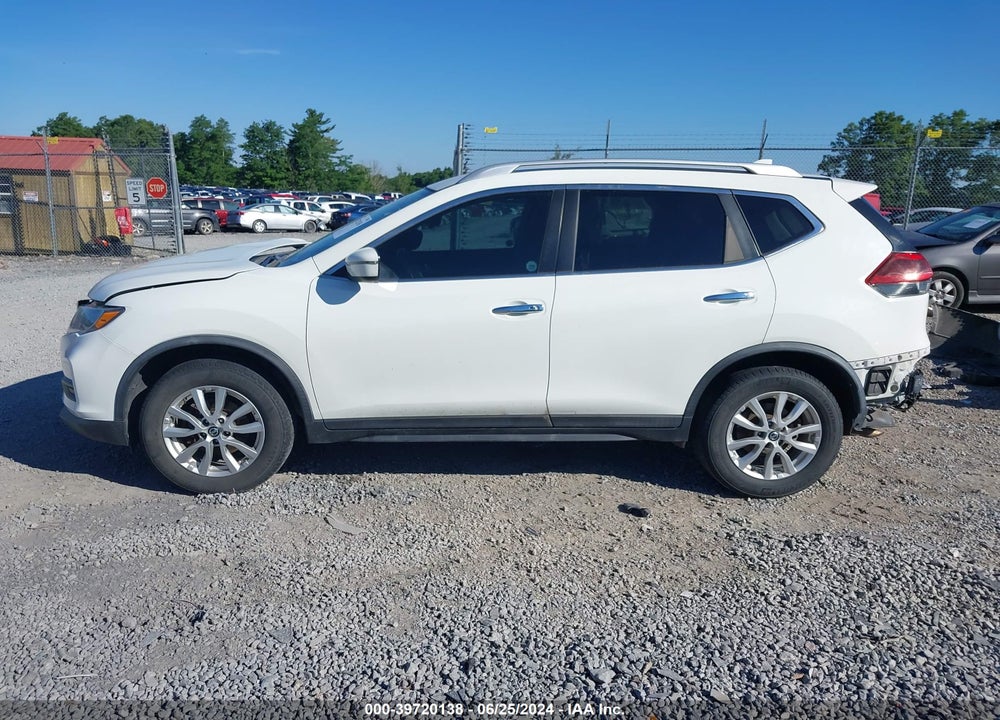 2018 NISSAN ROGUE SV VIN: KNMAT2MV3JP526130