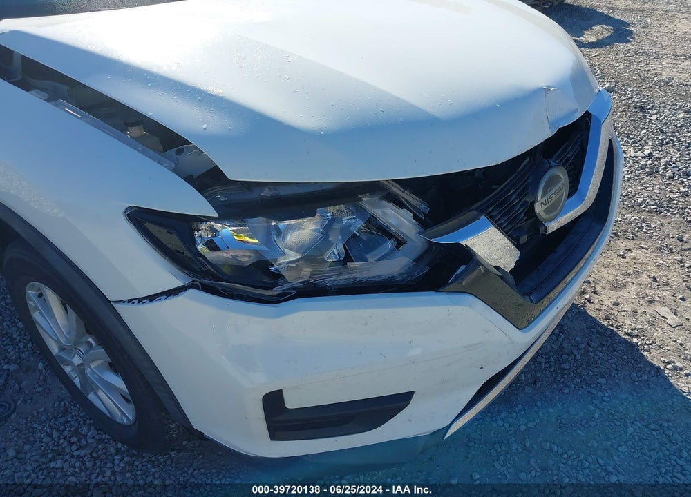 2018 NISSAN ROGUE SV VIN: KNMAT2MV3JP526130