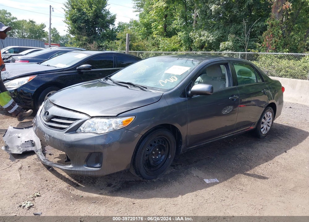 2013 TOYOTA COROLLA LE VIN: 2T1BU4EE0DC090948
