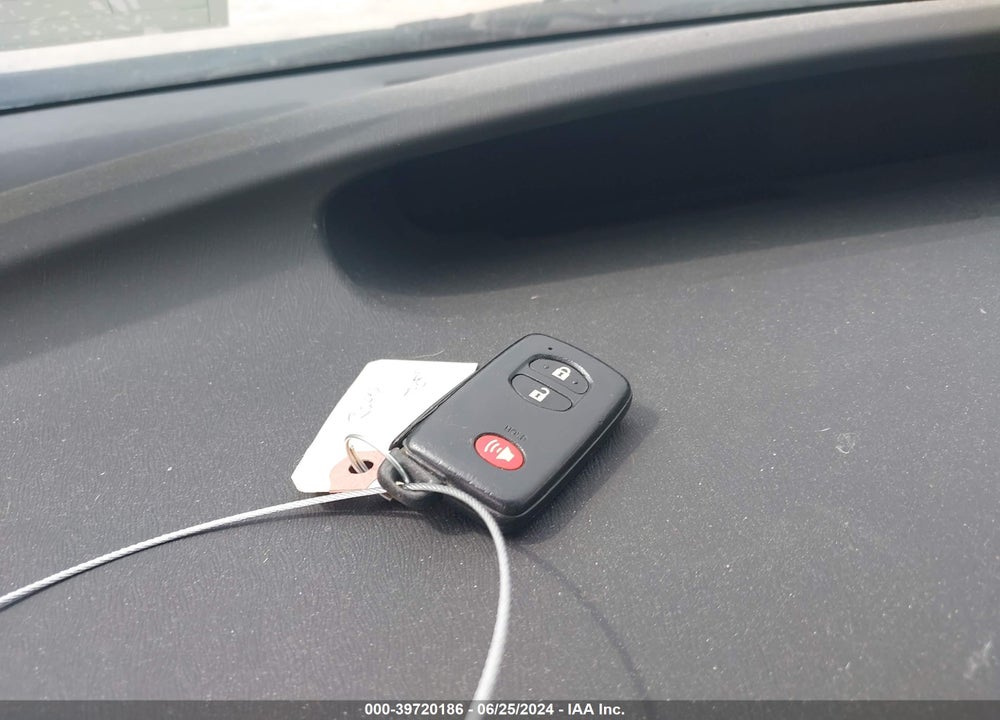 2010 TOYOTA PRIUS III VIN: JTDKN3DU8A0100194